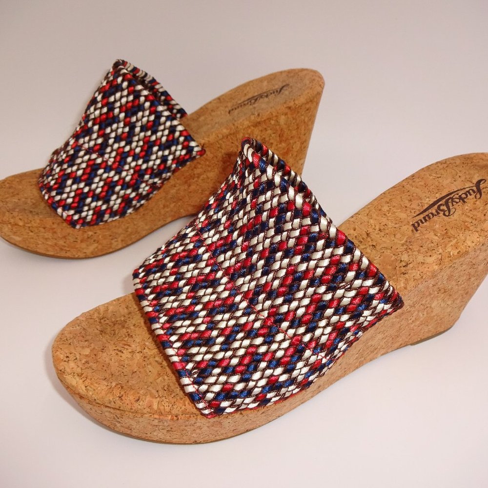 Womens 10M 10 Lucky Brand White Blue Red Slip On Platform Shoes Sandals Cork